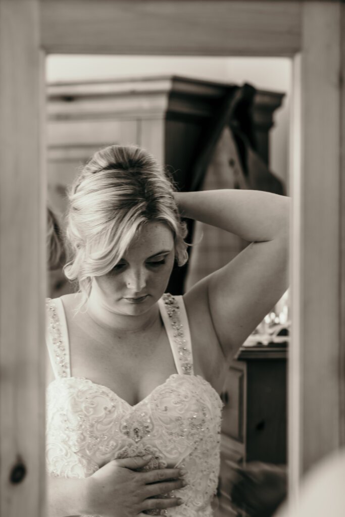 bridal prep, bride getting ready